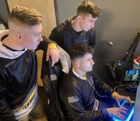 Esports Soldier Hones Skills in Gaming Realm