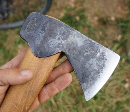 Best Bushcraft Axe and Hatchet (Small Forest and Woodsman Options)
