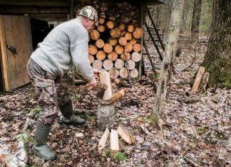 How to Forge Your Own Bushcraft Axe Out of Scrap Metal