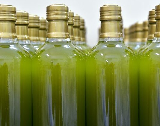 How to Store Cooking Oil for the Long-Term (Shelf Life)