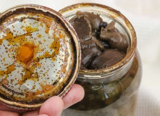 What Are the Signs of Botulism in Canned Food?