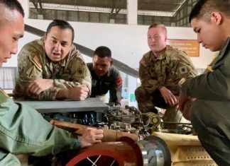 Washington Guard Soldiers, Thai Airmen Share Air Search and Rescue Tips